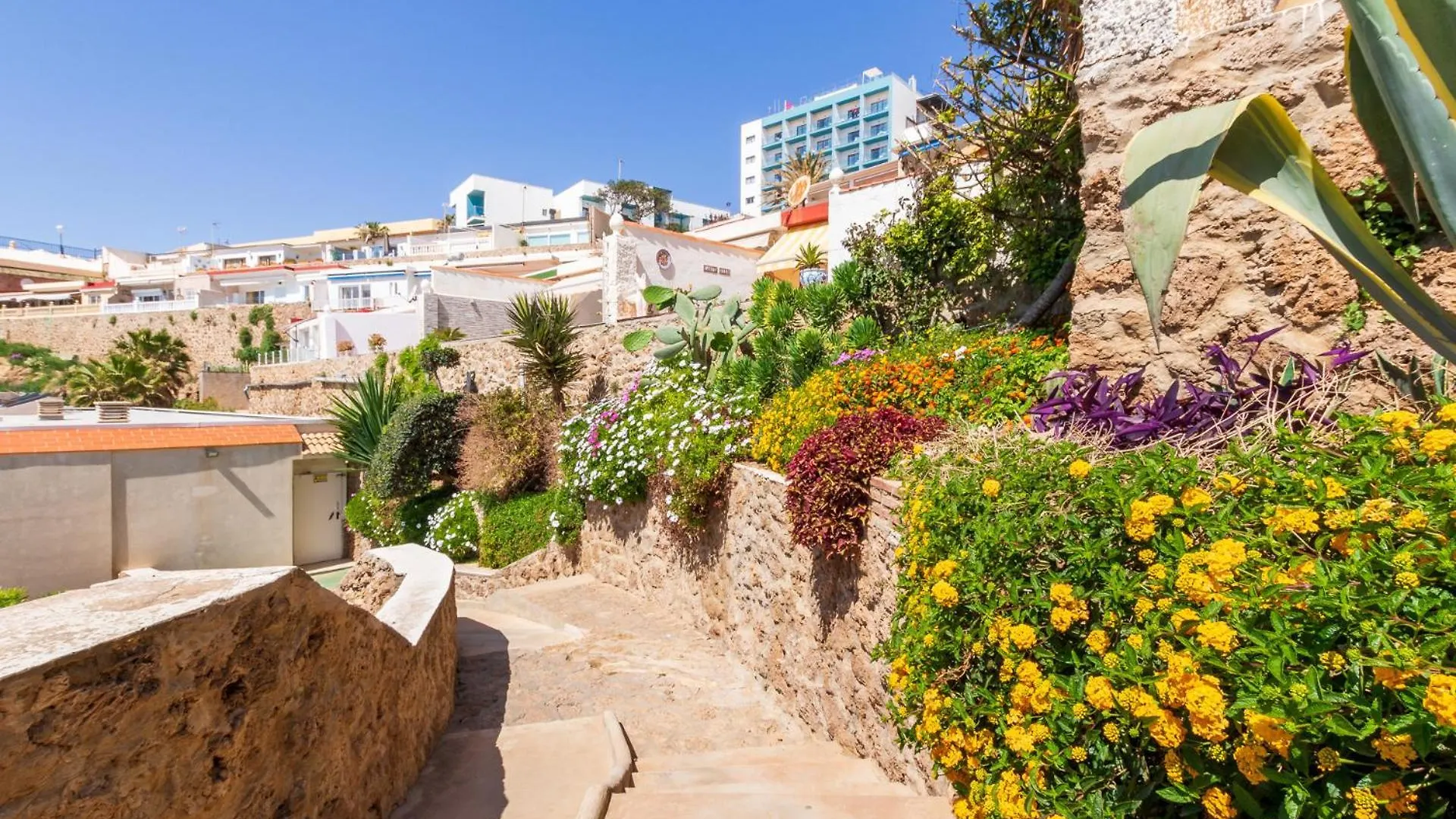 Apartamento Roca Chica - Parking - Frente Playa - Terraza - Wifi - Bajondillo y Carihuela Torremolinos España