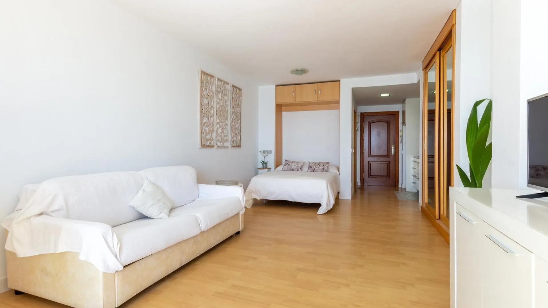 Apartamento Roca Chica - Parking - Frente Playa - Terraza - Wifi - Bajondillo y Carihuela Torremolinos